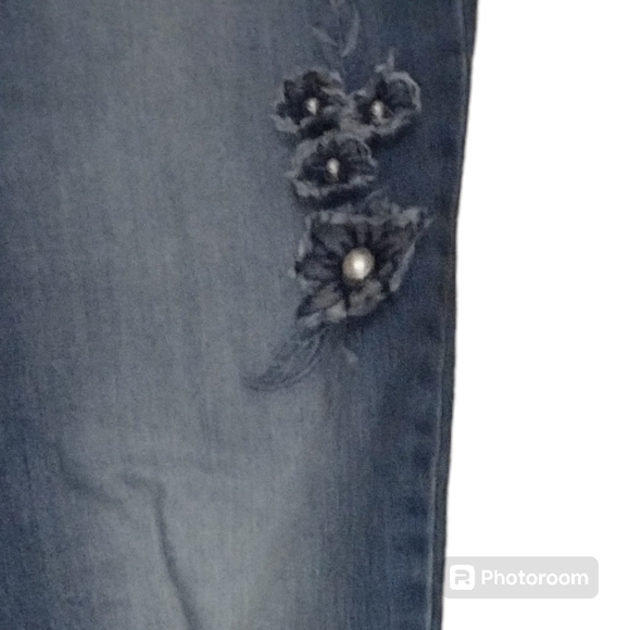 Jessica Simpson Forever Rolled Ankle Jeans - Picture 4 of 9